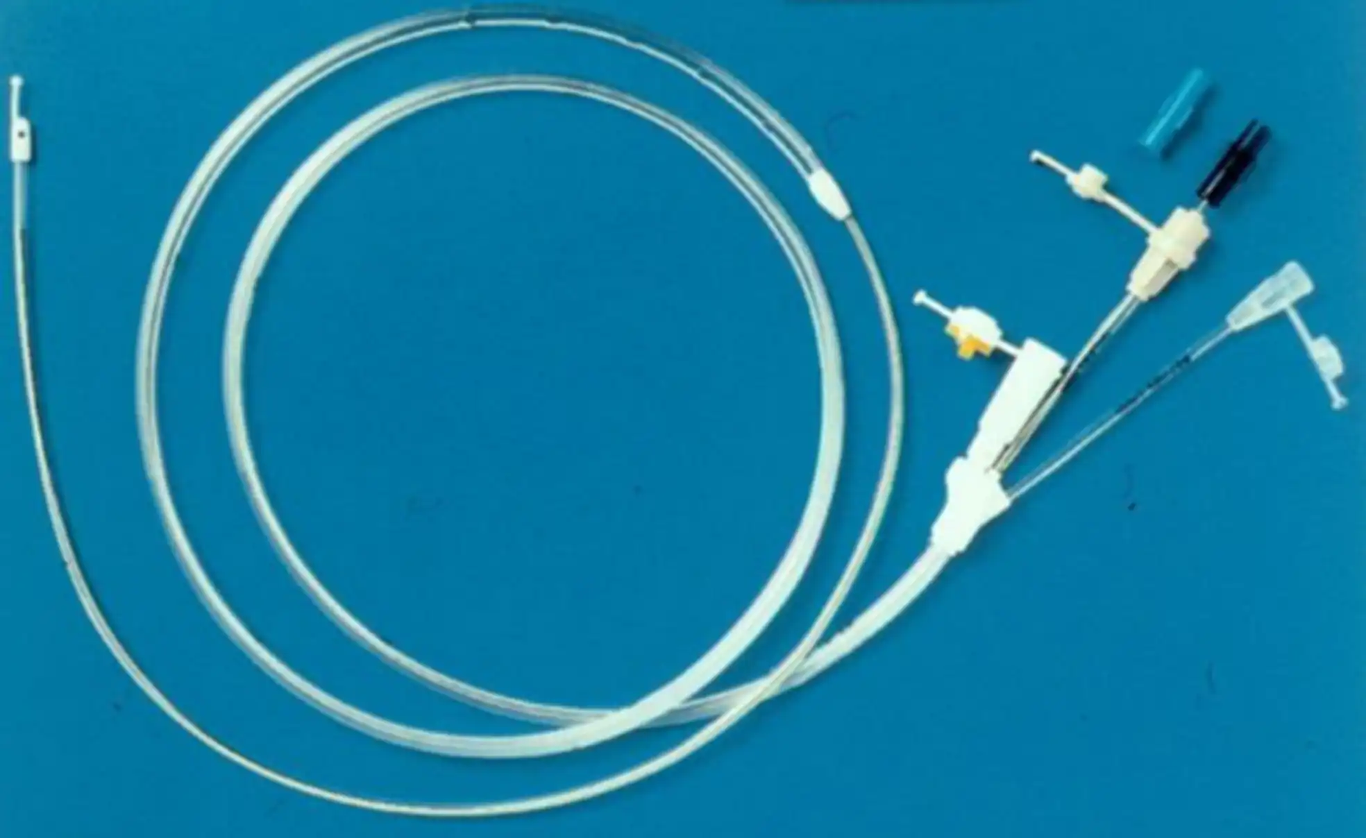 经鼻肠营养导管注册审查 - 三腔实物图